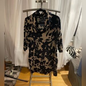 Papillon Blanc Black and Brown Floral Tunic